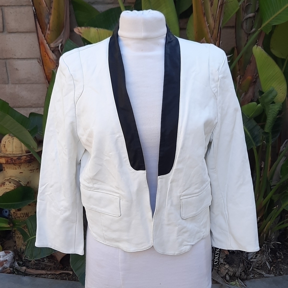 XOXO White & Black Faux Leather Open Front Blazer Jacket XL